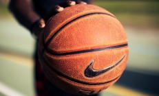 开云体育官方网站-欧文统治全场，尼克斯力克江苏队展现国际篮球新格局