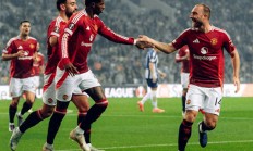 开云平台-曼联一场平局，努力追赶领先者