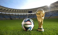 开云体育登录-英超争冠之夜，苏亚雷斯关键时刻站出来