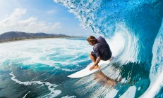 开云足球直播-世界排名争夺战焦点战，上海队完胜北京队，改写联赛格局