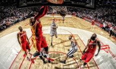 开云体育平台APP-教科书般的对决，米切尔如何用一场比赛定义现代后卫艺术