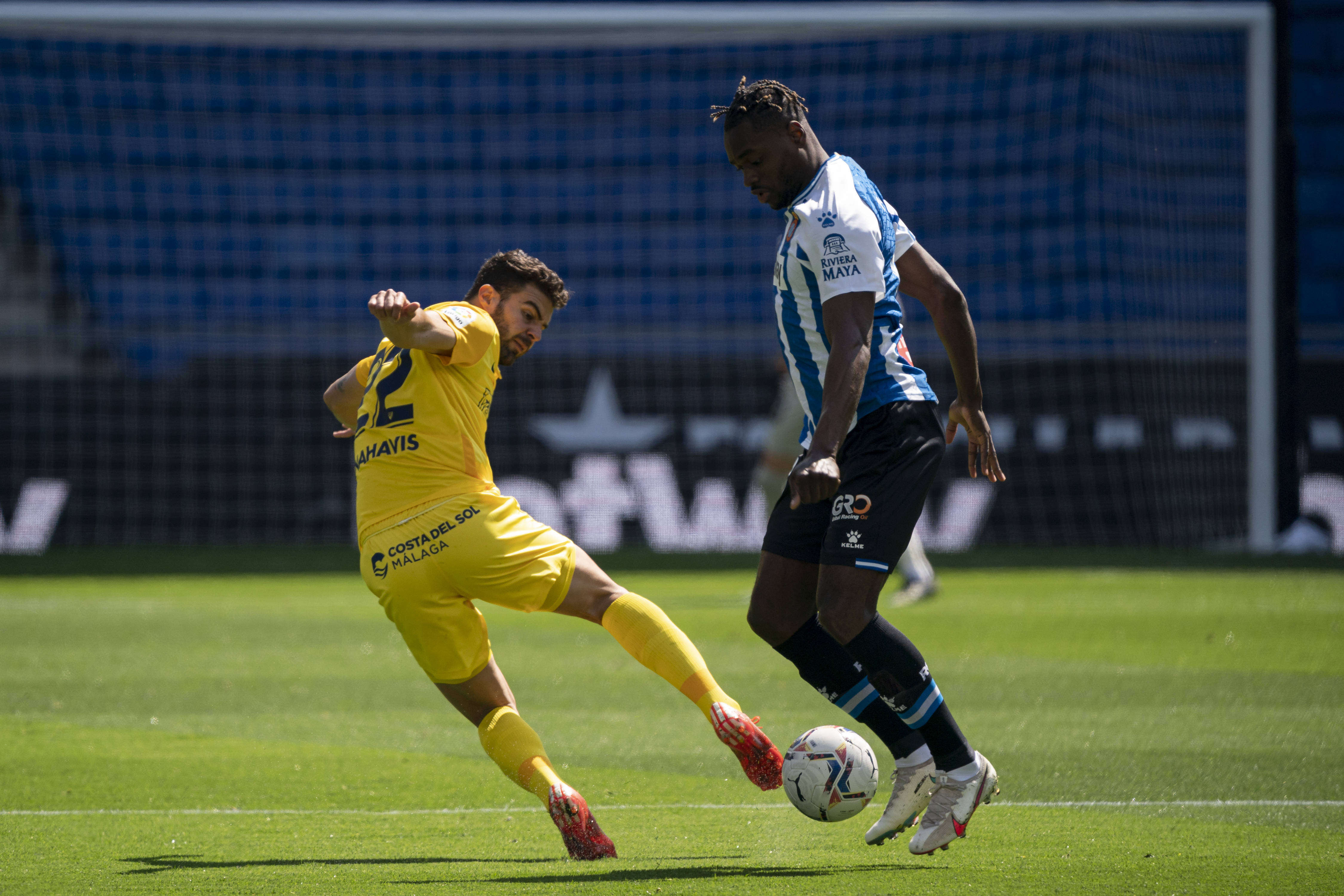 包含乌迪内斯主场大胜，提升排名优势的词条