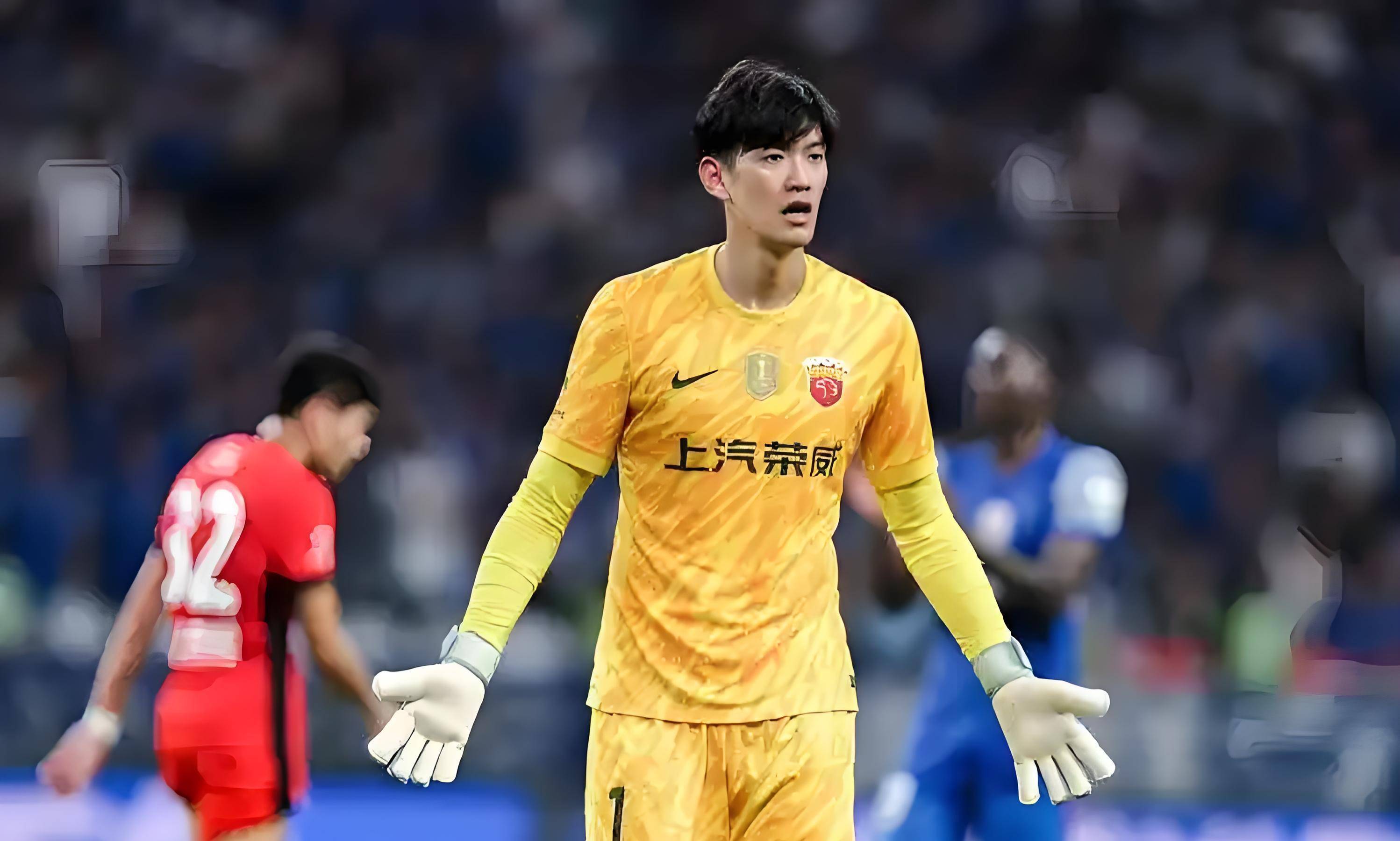 包含裁判争议导致球队失分，触发球迷抗议声浪的词条