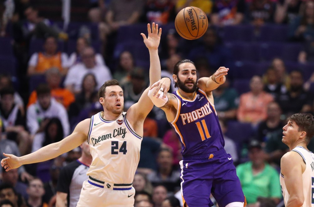 关于雄鹿惜败湖人,卢比奥砍下全场最高34分的信息 关于雄鹿惜败湖人,卢比奥砍下全场最高34分的信息