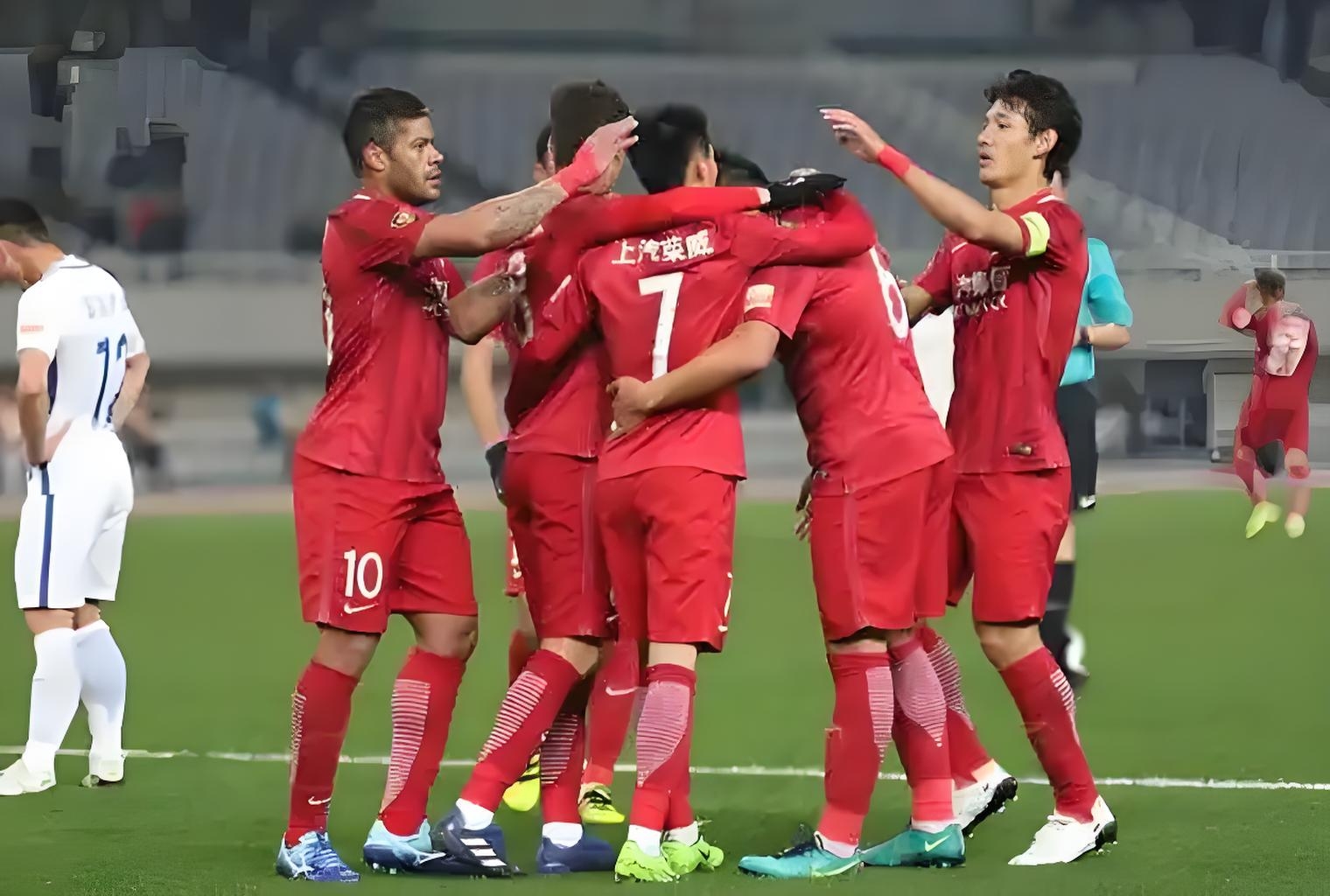 上海上港再战山东泰山，双方实力相当的简单介绍