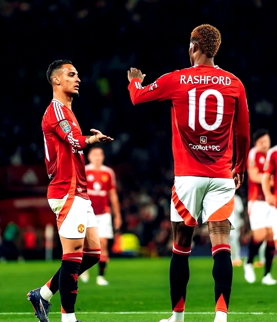 曼联逆转胜利，领跑者震惊全场的简单介绍