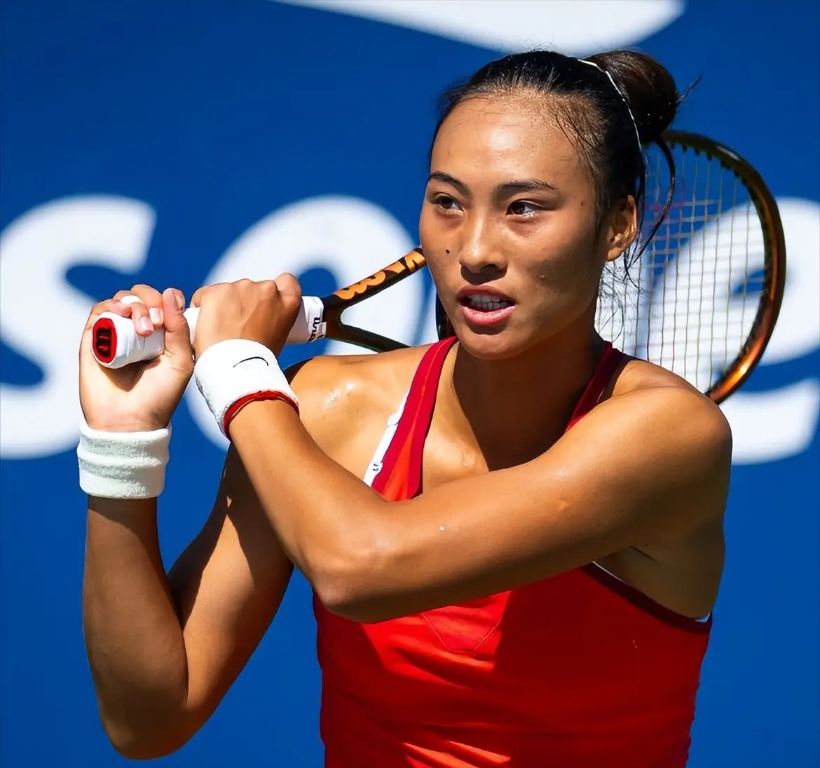 关于法国运动员力压对手获得射击赛首名的信息