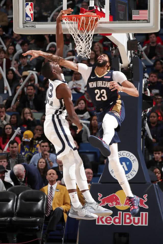 天津队鏖战灰熊，米切尔带队取胜的简单介绍