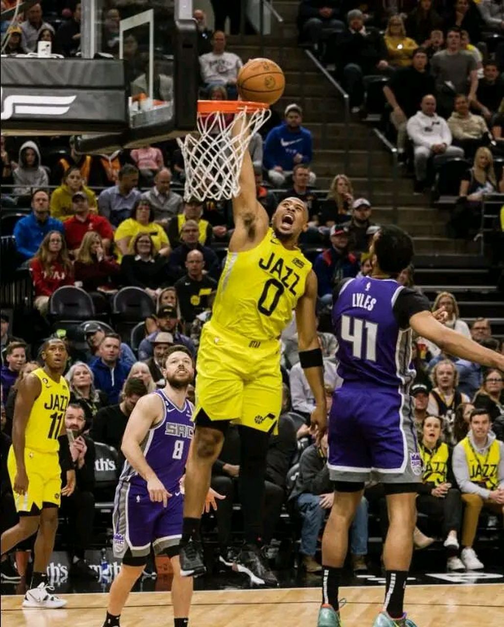 太阳逆转爵士，福克斯点燃赛场的简单介绍