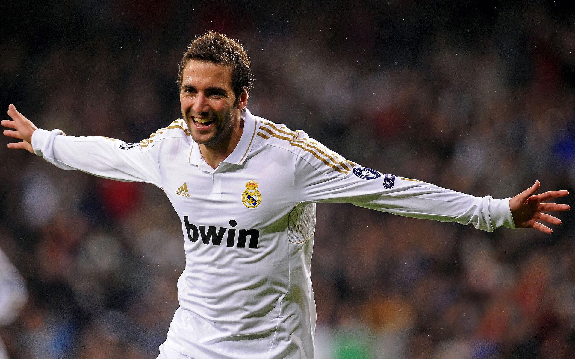 库尔图瓦神级扑救统治全场，墨西哥奇迹翻盘那不勒斯