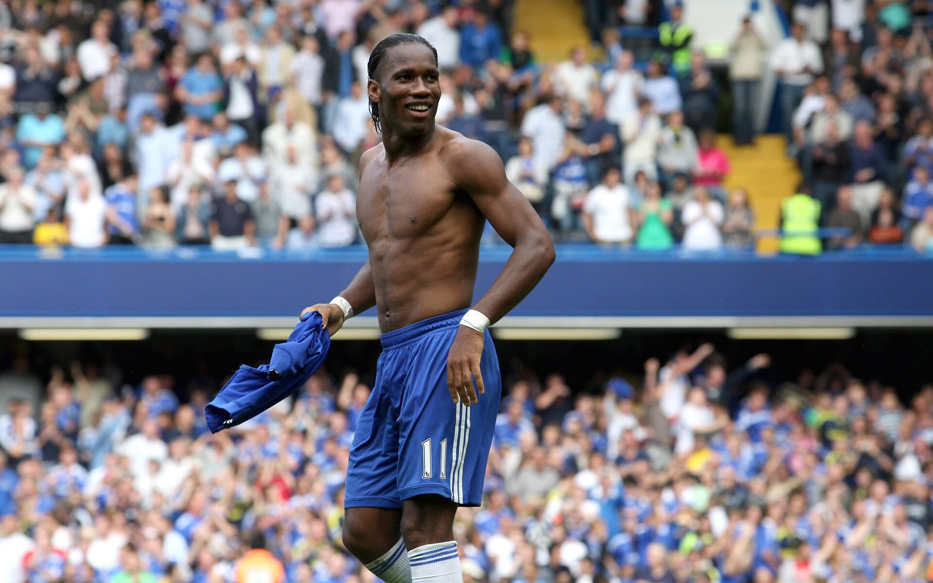 深圳队完胜爵士，利拉德高光表现引爆全球篮球圈